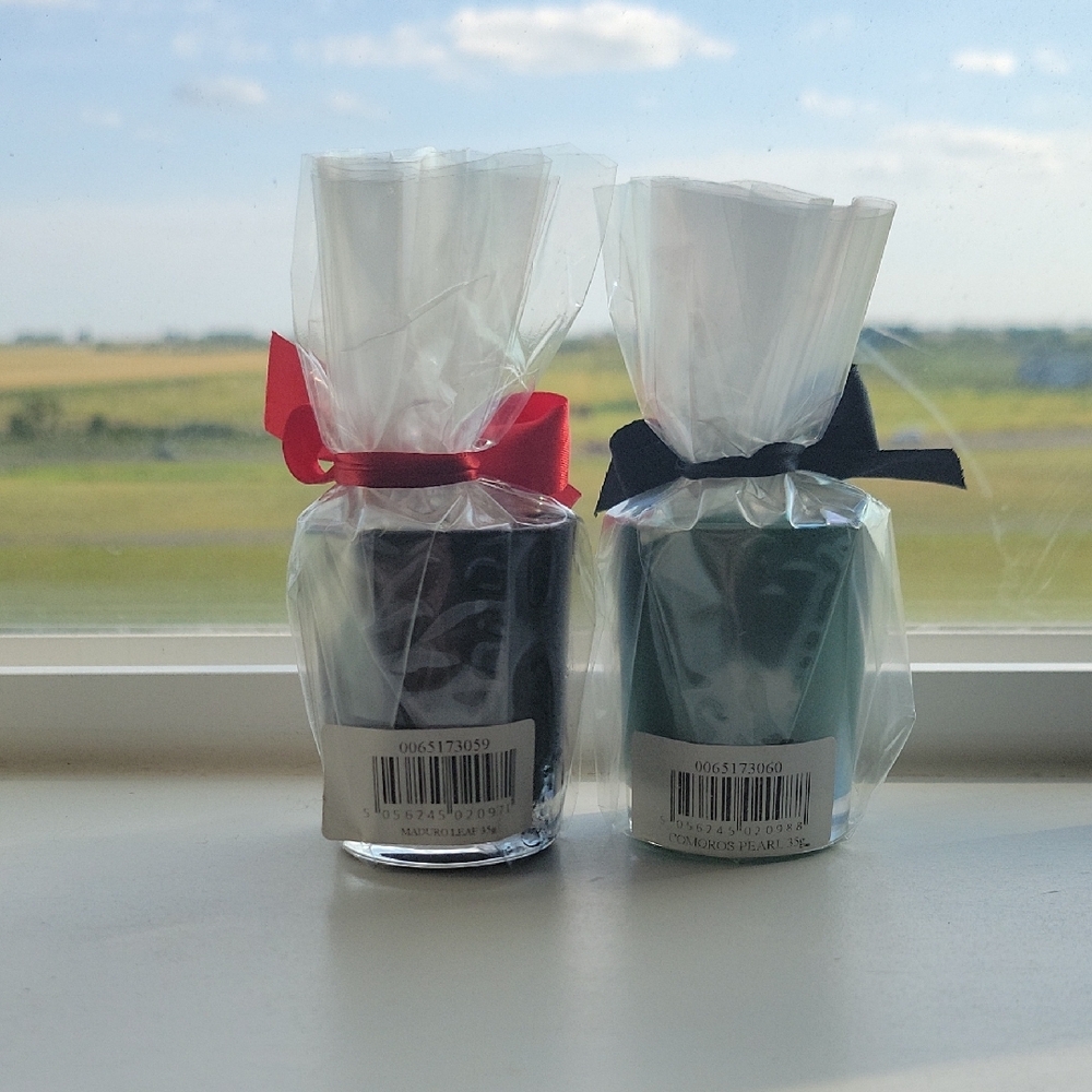 Penhaligon's Fragrance Pair with Red and Black Accents - Picture 2 of 3